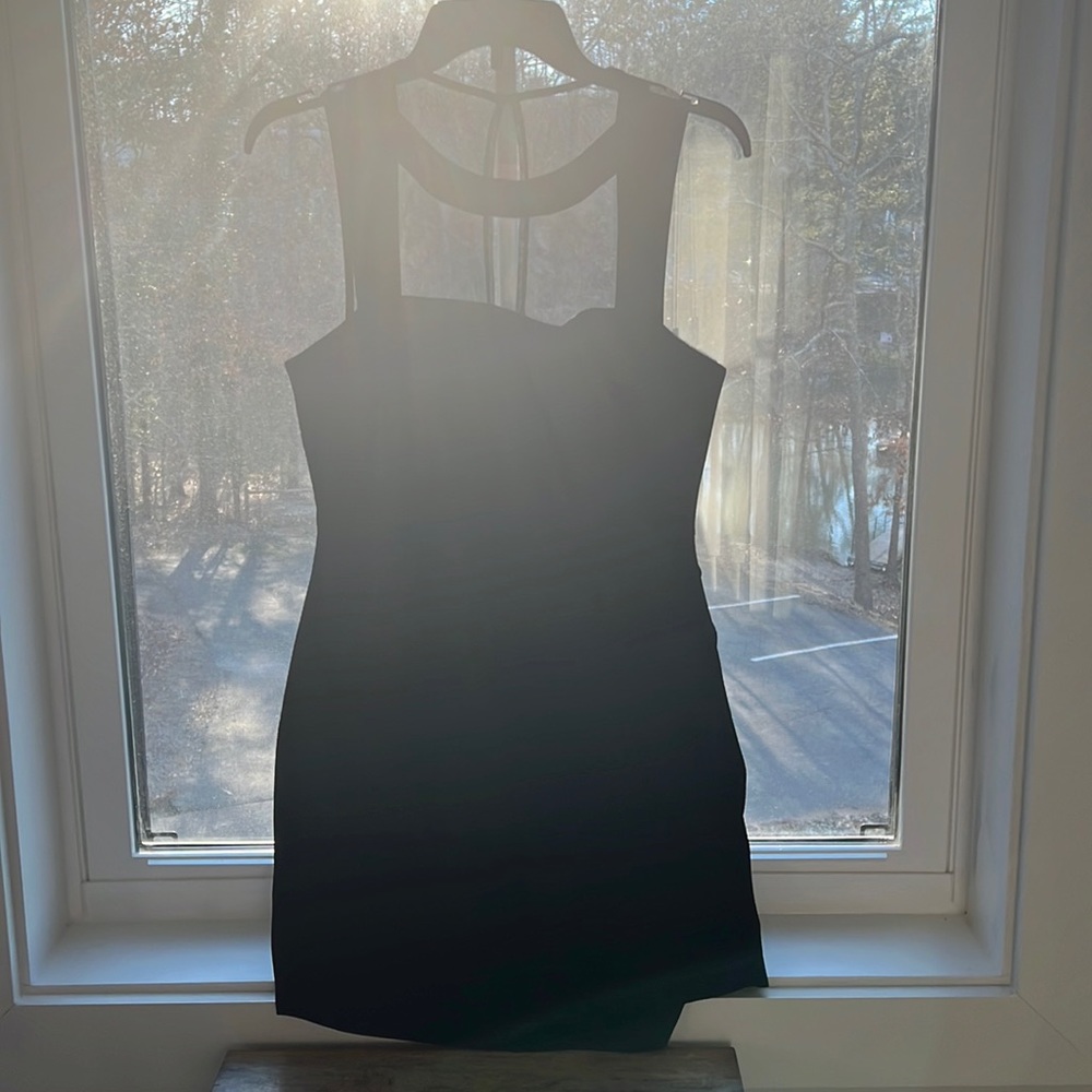 BCBG. Black short dress. size 6. Worn once.